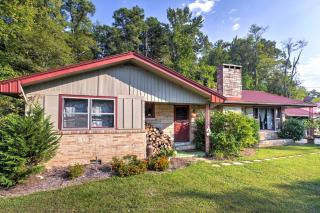 Vintage House with Fire Pit Less Than 6 Mi To Kentucky Lake! - 8