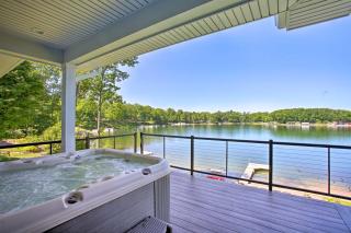 Sunroom + Hot Tub! Waterfront Silver Lake Home - 7