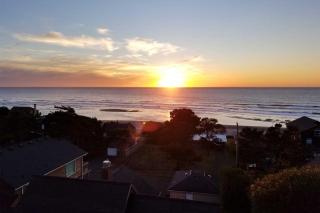 Ocean-View Lincoln City Retreat with 3 Viewing Decks - Lincoln City - 9