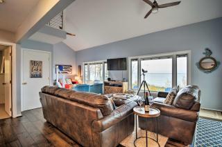 Fire Pit, Smart TV Waterfront Charlevoix Home - 6