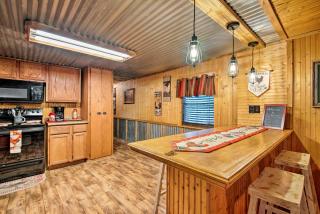 Hot Tub and Fire Pit Hochatown Family Home - 4