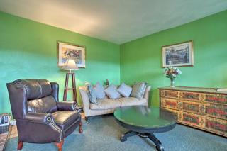 Vintage Farmhouse about 2 half Mi to Mount Pleasant Ski - 6