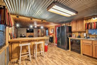 Hot Tub and Fire Pit Hochatown Family Home - 9