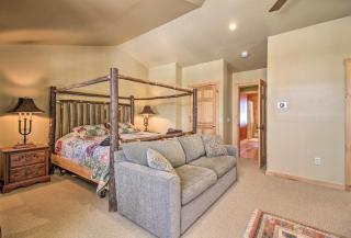 4 Mi to Mount Snow West Dover Cabin with Game Room - 1