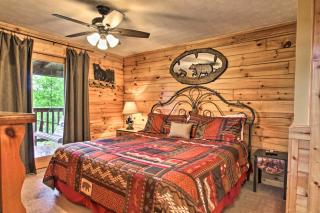 Breathtaking View Cabin with Game Room and Hot Tub! - 9