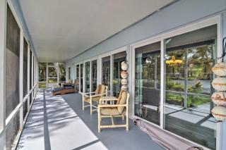 2 Mi to Homosassa Springs Riverfront Home with Dock - 5