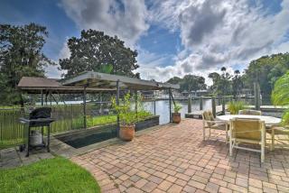 2 Mi to Homosassa Springs Riverfront Home with Dock - 4