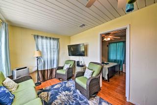 Steps to Gulf! Pet-Friendly Galveston Getaway - 7