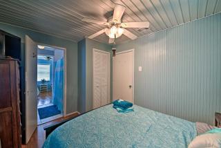Steps to Gulf! Pet-Friendly Galveston Getaway - 1