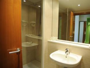 Travelodge BCN Cornella Fira - Cornellà de Llobregat - 4