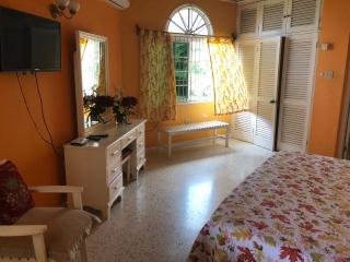 Whistling Villa Runaway Bay - Runaway Bay - 4