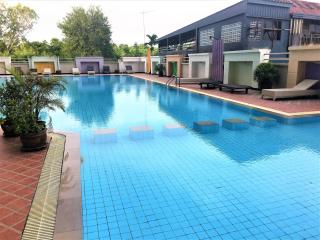 Swimming Pool View Spacious Studio 5 Min To Beach - 1