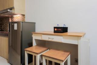 Best Price Studio Apartment at Skylounge Tamansari By Travelio - Tangerang - 5