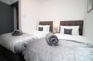 Stay in the Heart of Swansea- TV in Every Bedroom! - Swansea - 5