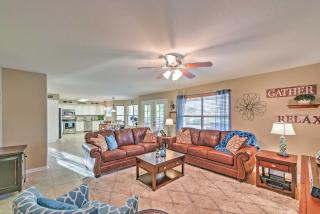 Hot Tub and Pool Stunning Goodyear Home Near Lakes - 7