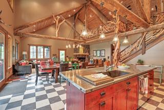 Ashland Lodge with Lake Views and Game Room Loft - Ashland - 6