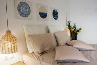 Traditional Cycladic Beauty - Kalloni Tinou - 3