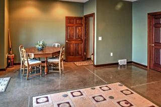 Spacious Edgerton Home with Private Beach and Views! - Edgerton - 9