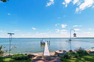Spacious Edgerton Home with Private Beach and Views! - Edgerton - 9