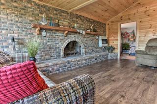 Waterfront Syracuse Home Deck, Fire Pit and Kayaks - Syracuse - 6