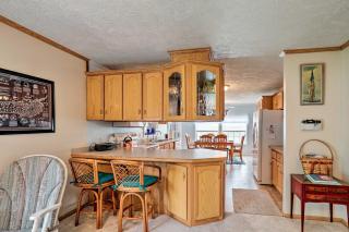 Lyndonville Home with Fire Pit, Screened Patio and AandC - Waterport - 7