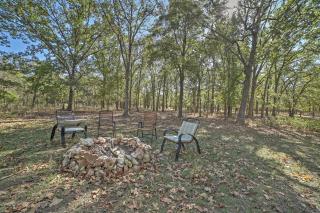 Tahlequah Duplex with Screened-in Porch and Fire Pit! - Tahlequah - 2