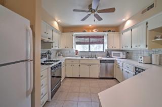 Tahlequah Duplex with Screened-in Porch and Fire Pit! - Tahlequah - 1