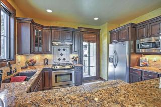 Lavish Fraser Townhome with Deck and Mountain Views! - Fraser - 5