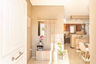 MiLo Luxury House -Free Airport pick up-10min drive - Markopoulon - 1