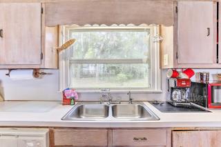 Bayfront Santa Rosa Escape Only 5 Miles to Beach! - Santa Rosa Beach - 1