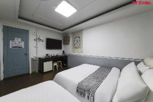 Sinchon Sisters Hostel - 7