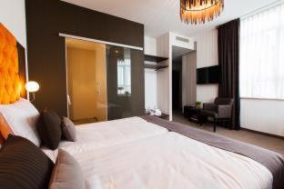 Hotel La Reine - 7