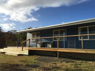 The Woolshed and Farmhouse Blue, Bruny Island - Barnes Bay - 3