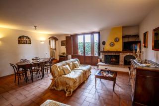 Villa Nuba, in campagna e a 5 minuti dal cuore del centro storico, elegante residenza con due sale da bagno, jacuzzi e ogni comfort - Perugia - 2