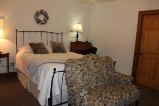 Maria's Creekside B&B - 7
