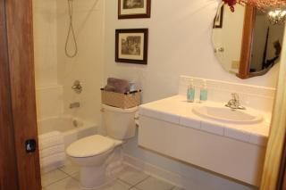 Maria's Creekside B&B - 6
