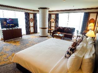 The Twin Lotus Hotel - 2