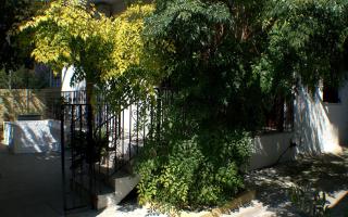 House inside garden - Volos - 5