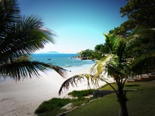 Apart em Condo Privado com saída para Praia - 4