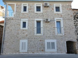 Apartments Violeta - Betina - 0