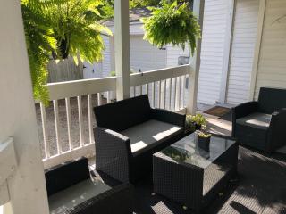 Historic Astor Park walk to Hospitals, shops & more - 4