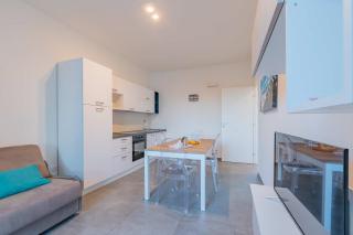 Peninsula Apartments - 6