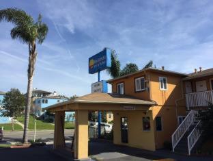 Redondo Inn and Suites - 9