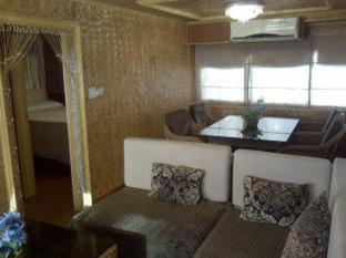 Foxy's Beach Resort - San Vicente - 2