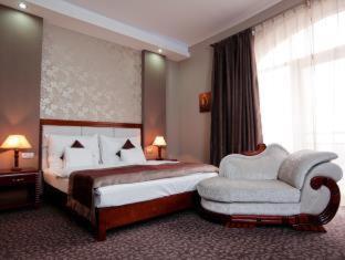 Colosseum Hotel - 7