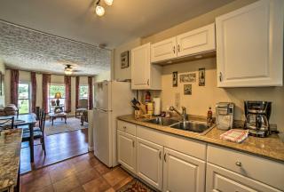 Explore Lake Erie and Strip From Quaint Apartment! - Geneva-on-the-Lake - 3