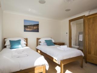 Court Lodge, Hillfield Village - 1