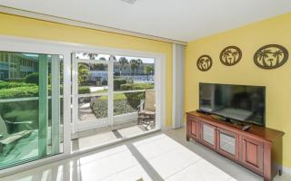 King Bed - Walk to St. Armand's Circle and Lido Beach in Minutes! - 1