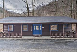 Riverfront Elkins Home with Fireplace and Deck! - Elkins - 8