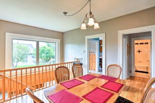 Custer Retreat with Pool Access, Walk to Downtown! - Custer - 5